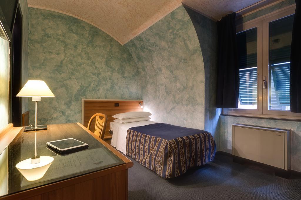 Hotel Europa เจนัว ภายนอก รูปภาพ